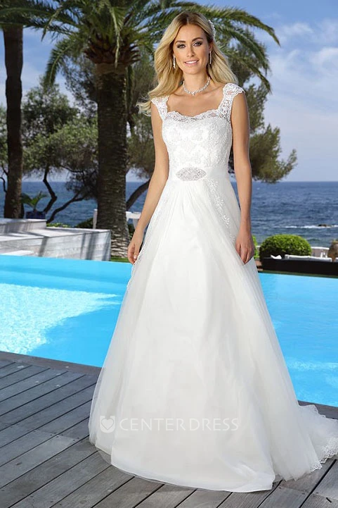 Square Floor-Length Appliqued Tulle Wedding Dress With Waist Jewellery And Keyhole