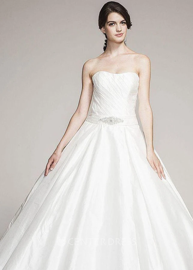 Ball Gown Long Strapless Tulle&Satin Winter Wedding Dress With Beading
