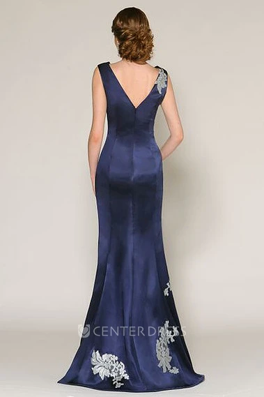 Trumpet Appliqued Sleeveless V-Neck Long Satin Prom Dress