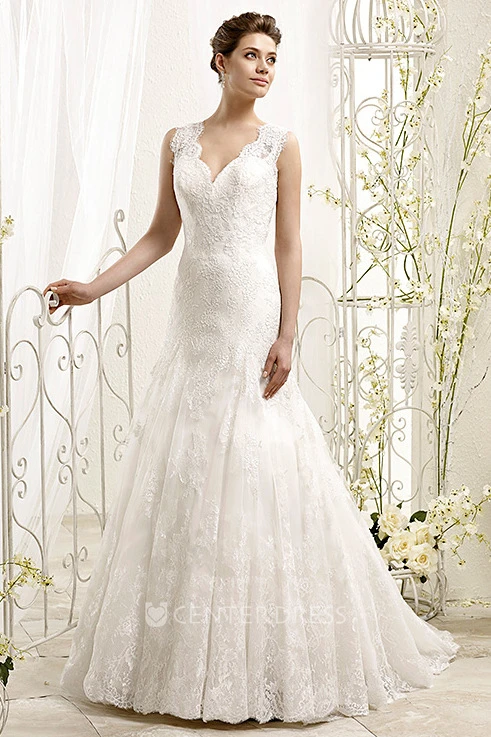 A-Line Floor-Length V-Neck Sleeveless Appliqued Lace Wedding Dress With Pleats