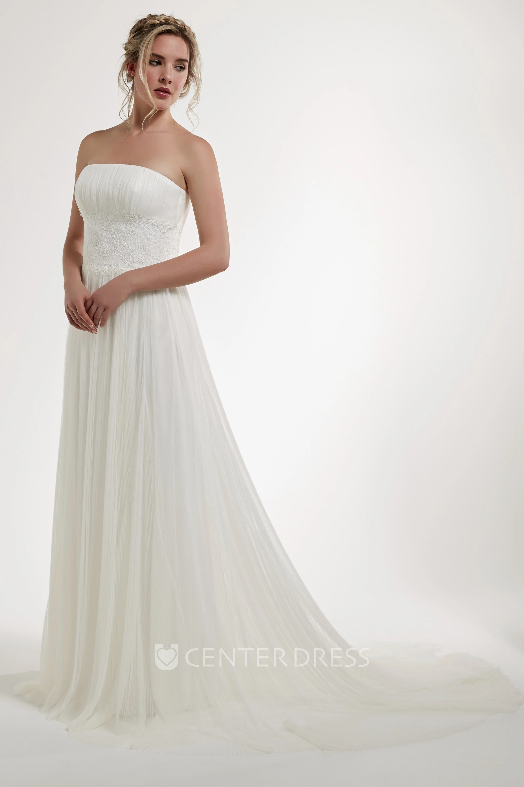 A-Line Sleeveless Maxi Appliqued Strapless Tulle Wedding Dress With Zipper Back And Court Train