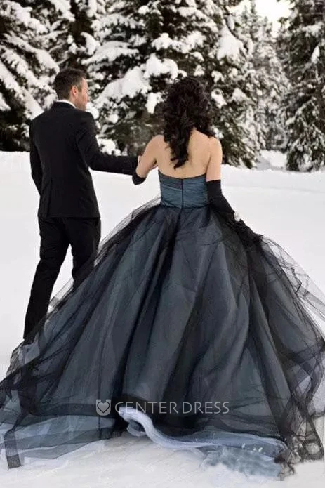 Sleeveless Ball Gown Strapless Tulle Floor-length Sweep Train Wedding Dress with Tiers