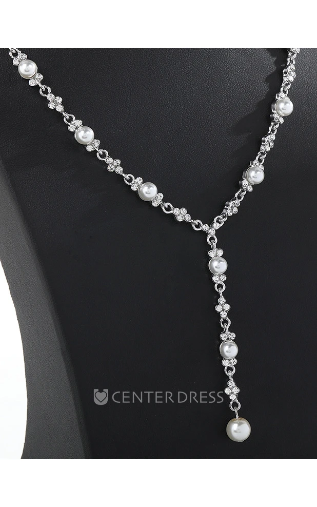 Elegant Rhinestone and Pearl Necklace and Earrings Jewelry Set