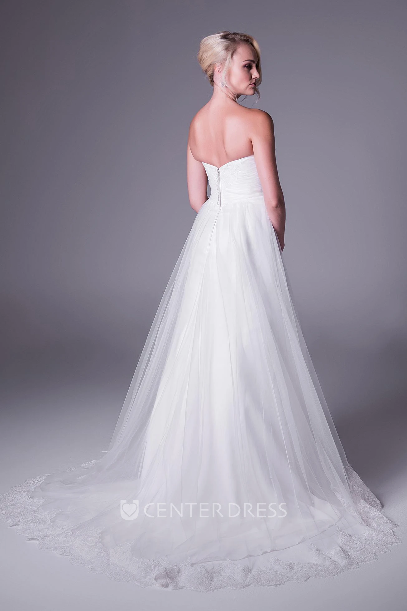 A-Line Floor-Length Sweetheart Tulle Wedding Dress With Appliques And V Back