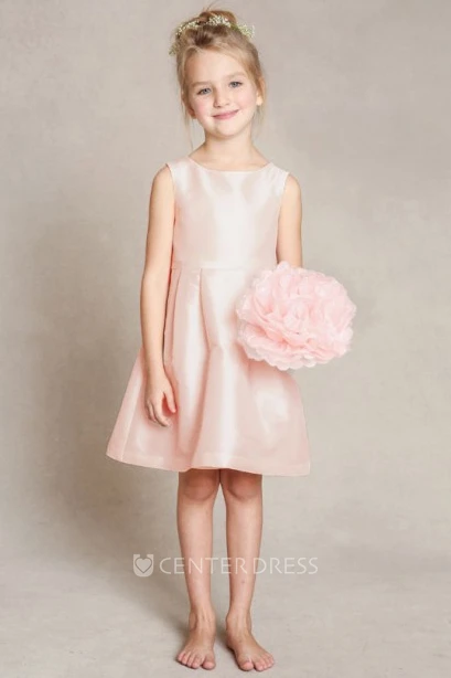 A-Line Bowed Sleeveless Long Scoop-Neck Satin Flower Girl Dress