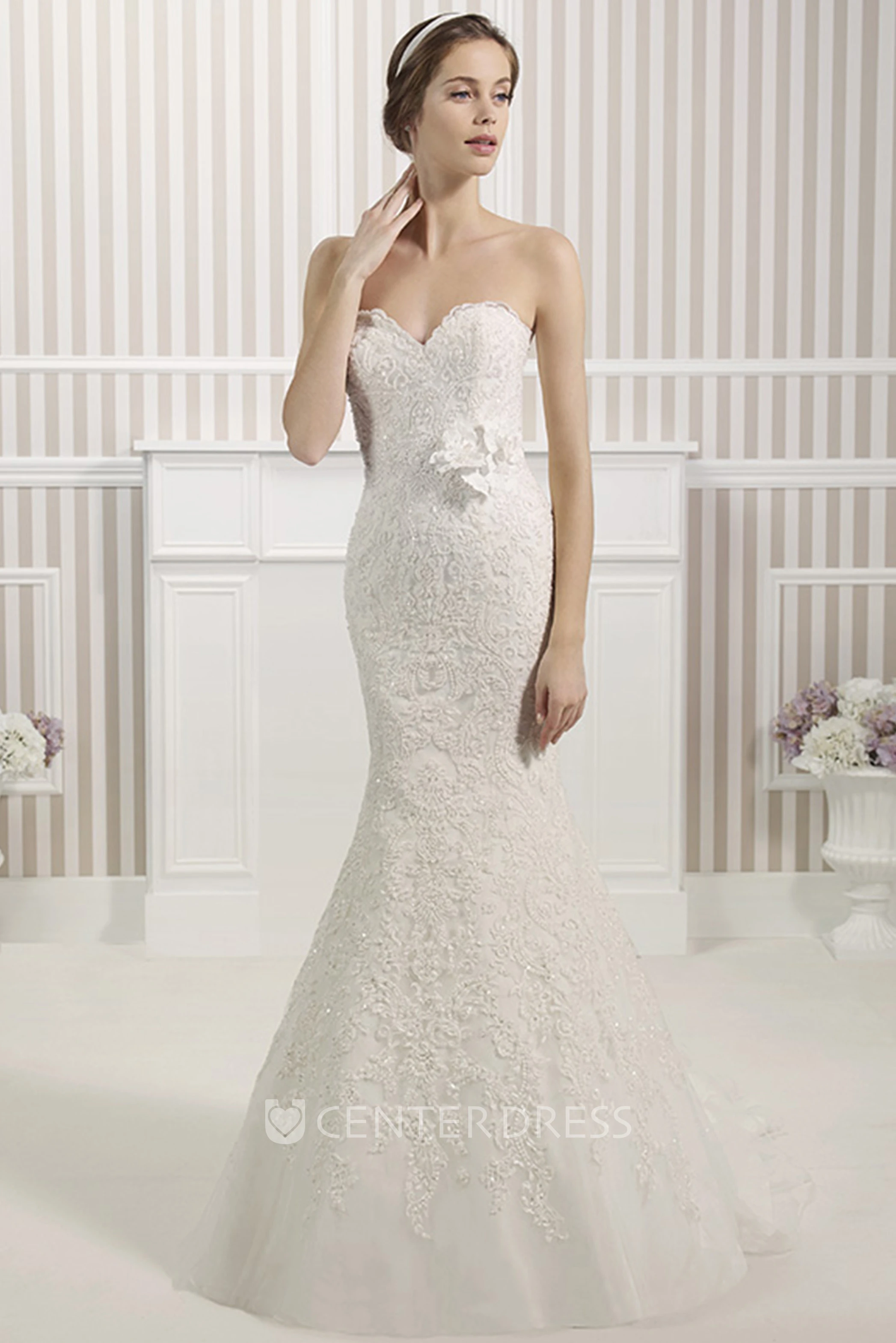 Mermaid Sweetheart Appliqued Lace Wedding Dress With Flower