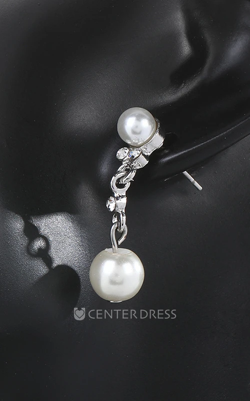 Elegant Rhinestone and Pearl Necklace and Earrings Jewelry Set