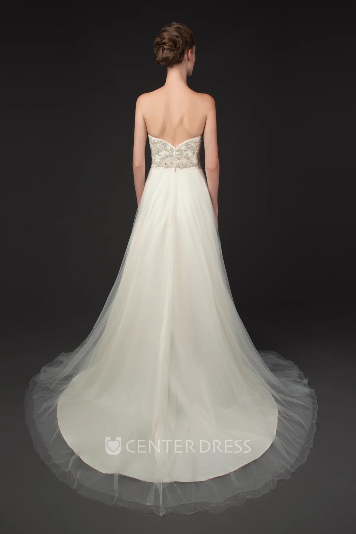 A-Line Sweetheart Sleeveless Appliqued Tulle Wedding Dress