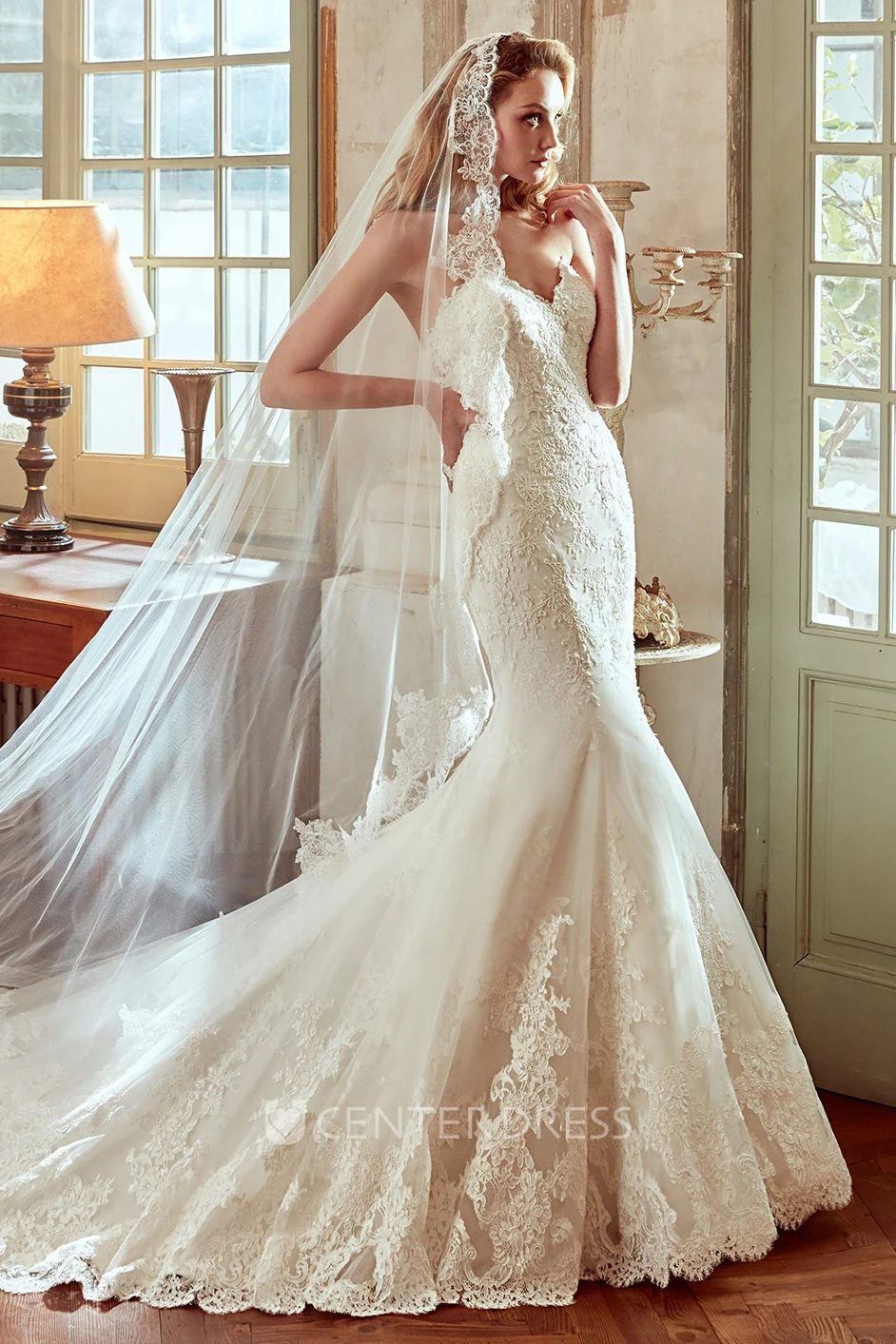 Sweetheart Lace Mermaid Wedding Dress With Embroidery And Court Train