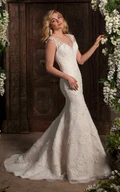 Mermaid Sleeveless V-Neck Appliqued Lace Wedding Dress With Brush Train