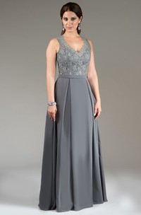 Scalloped V Neck Lace Top Long Bridesmaid Dress With Back Hook And Keyhole