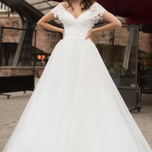 Romantic Ball Gown Off-the-shoulder Tulle Wedding Dress - UCenter Dress
