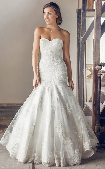 Sweetheart Long Appliqued Lace&Tulle Wedding Dress With Court Train
