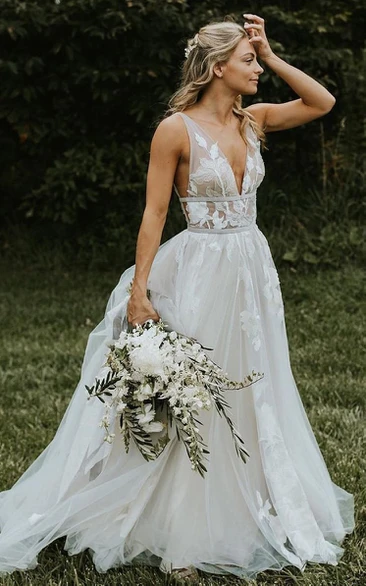 Elegant Tulle V-neck Floor-length Sleeveless A Line Wedding Dress with Appliques