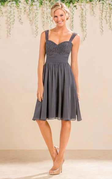 Sleeveless A-Line Knee-Length Lace Bridesmaid Dress With V-Back