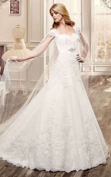 Sweetheart Lace Wedding Dress With Appliques and Court Train