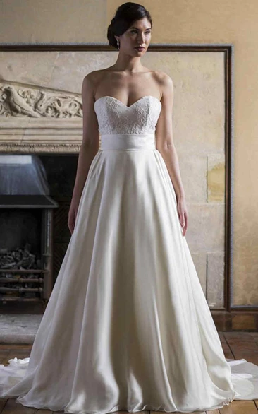 A-Line Floor-Length Sweetheart Appliqued Sleeveless Wedding Dress