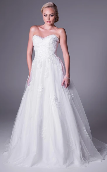 A-Line Sweetheart Long Tulle Wedding Dress With Appliques And V Back
