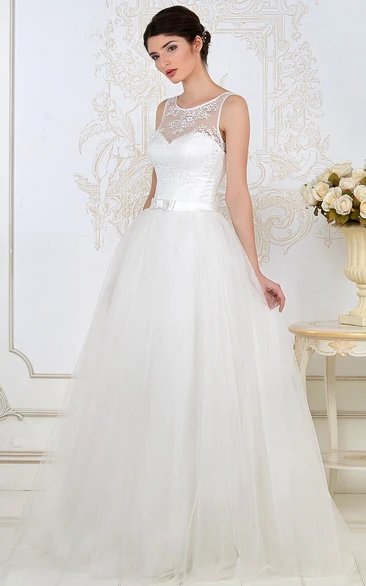 Ball Gown Scoop-Neck Sleeveless Floor-Length Appliqued Tulle Wedding Dress