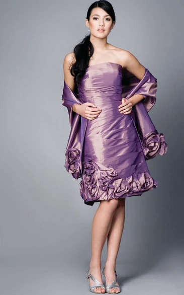 Knee-Length Strapless Ruched Chiffon Bridesmaid Dress With Flower And Cape