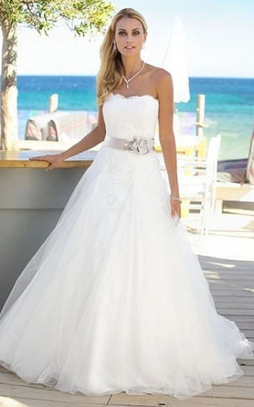 A-Line Appliqued Strapless Tulle Wedding Dress With Flower And Sweep Train