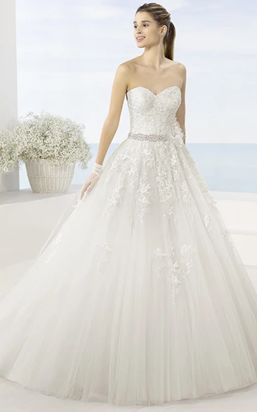 Ball Gown Jeweled Floor-Length Sweetheart Tulle Wedding Dress With Appliques And Chapel Train