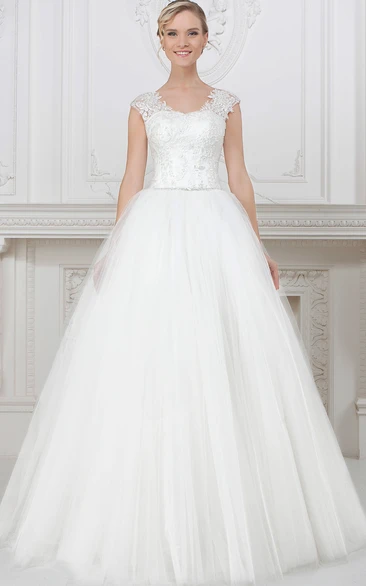 Ball Gown Cap-Sleeve Long Appliqued V-Neck Tulle Wedding Dress