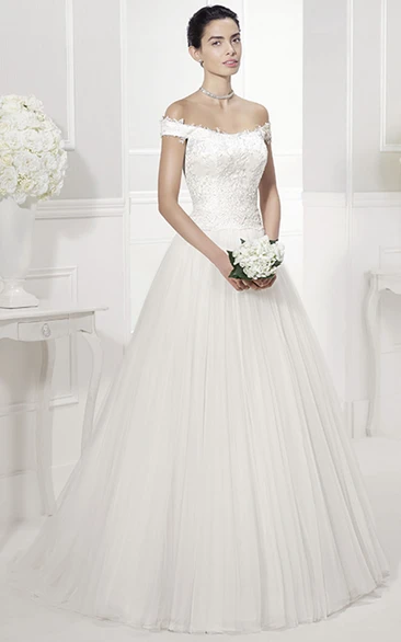 Off-Shoulder V Back Tulle Bridal Gown With Appliques