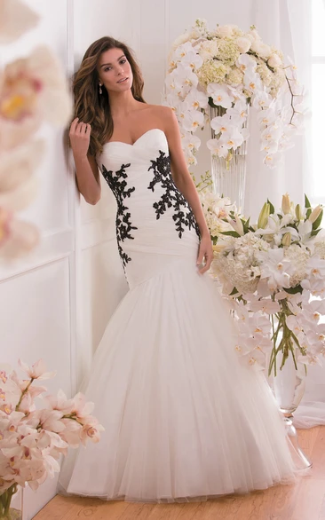 Sweetheart Mermaid Gown With Eye-Catching Appliques