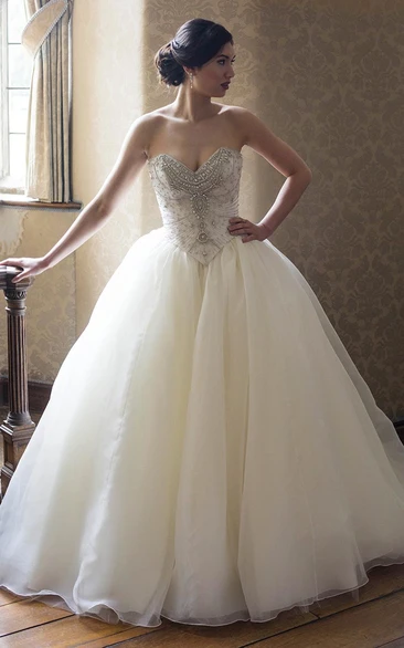 Ball Gown Sweetheart Organza Wedding Dress With Crystal Detailing And Lace Up
