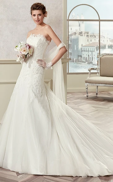 Classic Strapless Lace Bridal Gown With Court Train And Open Back
