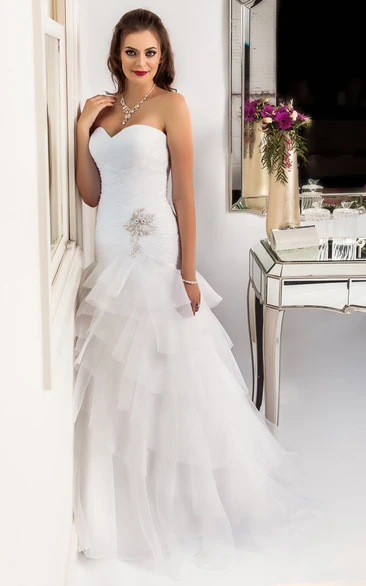 Floor-Length Sleeveless Ruched Sweetheart Tulle Wedding Dress With Tiers And Beading