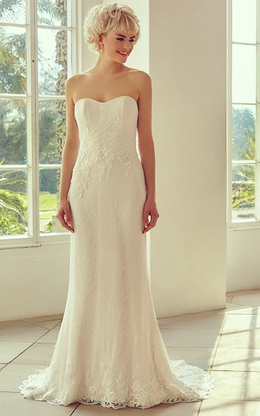 Strapless Floor-Length Appliqued Lace Wedding Dress With Brush Train
