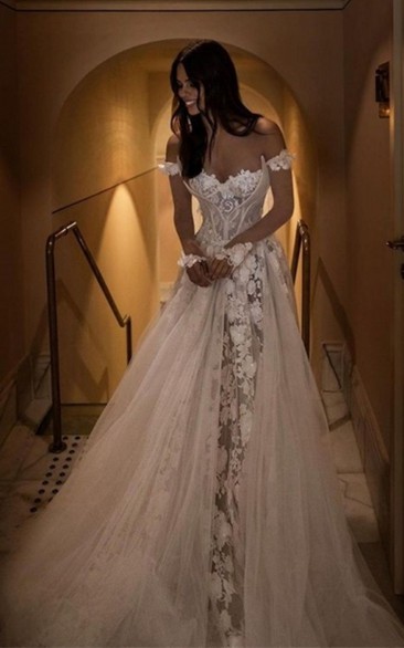 Sexy A Line Off-the-shoulder Tulle Wedding Dress with Appliques
