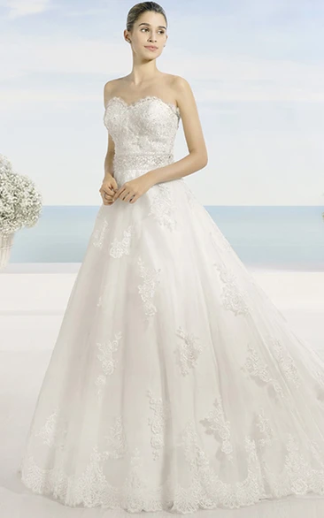 Ball Gown Appliqued Sweetheart Lace Wedding Dress With Waist Jewellery