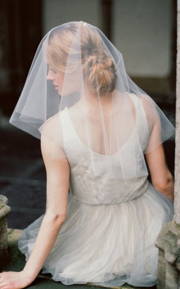 Simple Tulle Short Shoulder Wedding Veil