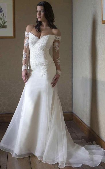 Long-Sleeve Off-The-Shoulder Floor-Length Tulle&Lace Wedding Dress With Appliques And V Back