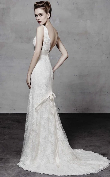 Sheath Sleeveless Appliqued Floor-Length Lace Wedding Dress With Bow And Low-V Back