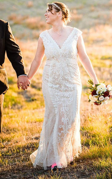 Bohemian Mermaid V-neck Lace Wedding Dress With Low-V Back And Appliques
