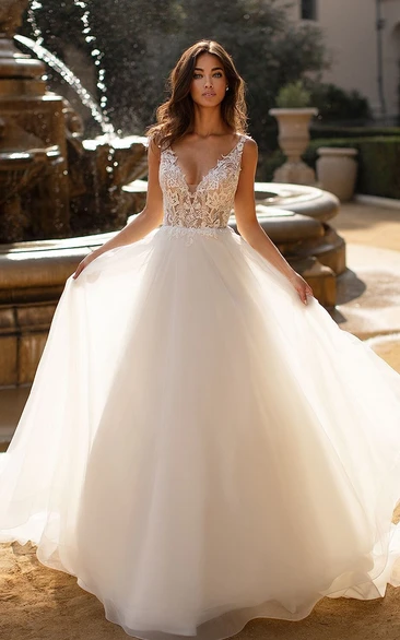 Adorable A-Line Chiffon Wedding Dress with Appliques Casual or Romantic Charm