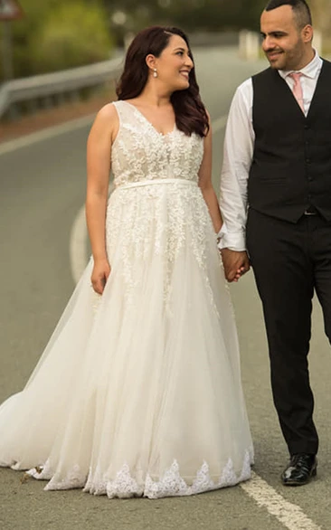 Delicate Ball Gown A Line Lace Tulle V-neck Wedding Dress with Appliques