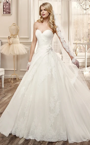 Sweetheart A-Line Wedding Dress With Side Floral Waist And Embroidery