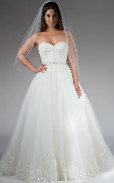 Sweetheart Tulle Bridal Ball Gown With Lace And Crystal Sash