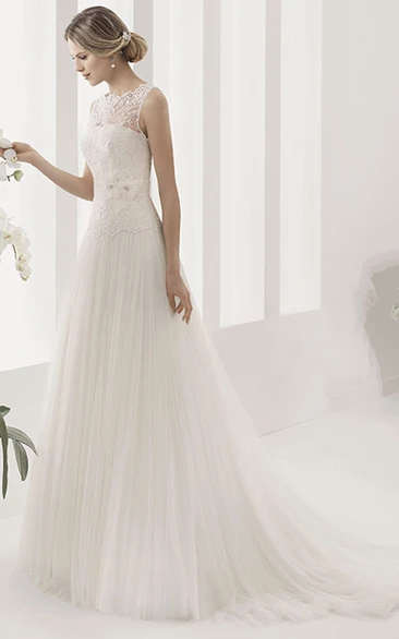 Scalloped Neck Tulle Ball Gown With Lace Bodice And Pleated Skirt