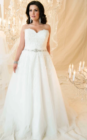 A-Line Sweetheart Maxi Jeweled Lace Plus Size Wedding Dress With Appliques And Corset Back