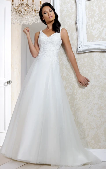 Sweetheart Floor-Length Appliqued Tulle Wedding Dress With Court Train And V Back