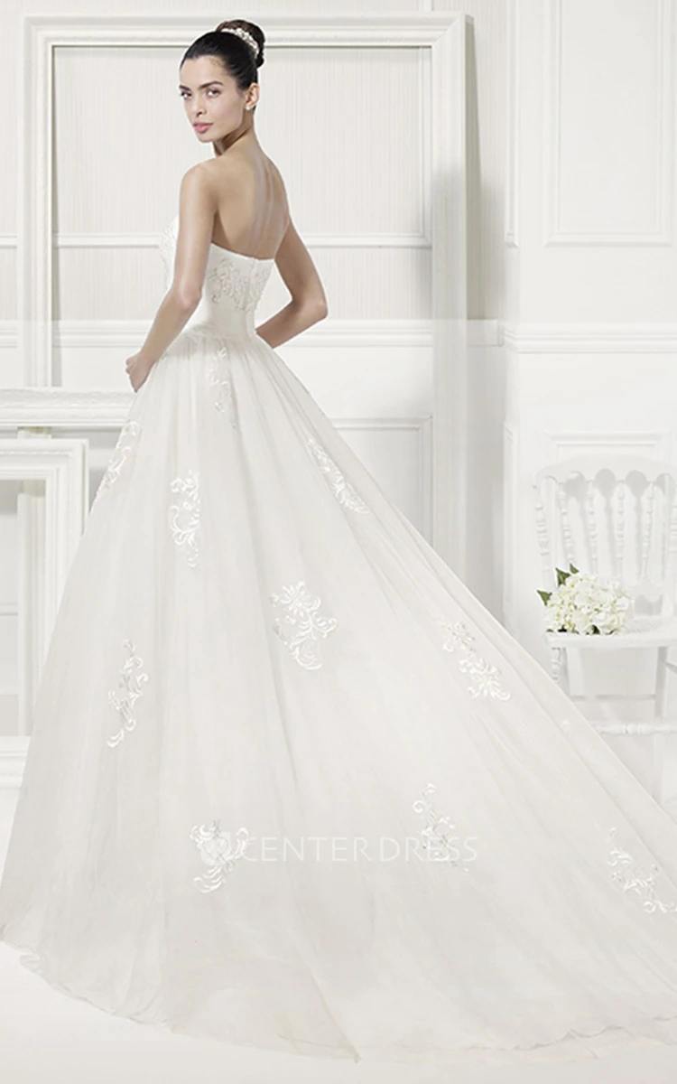 Sweetheart Pleated Tulle Bridal Gown With Embroidery Details