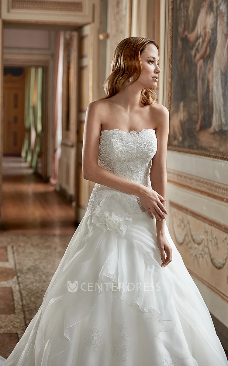 A-Line Strapless Floor-Length Appliqued Sleeveless Satin Wedding Dress With Ruffles And Flower