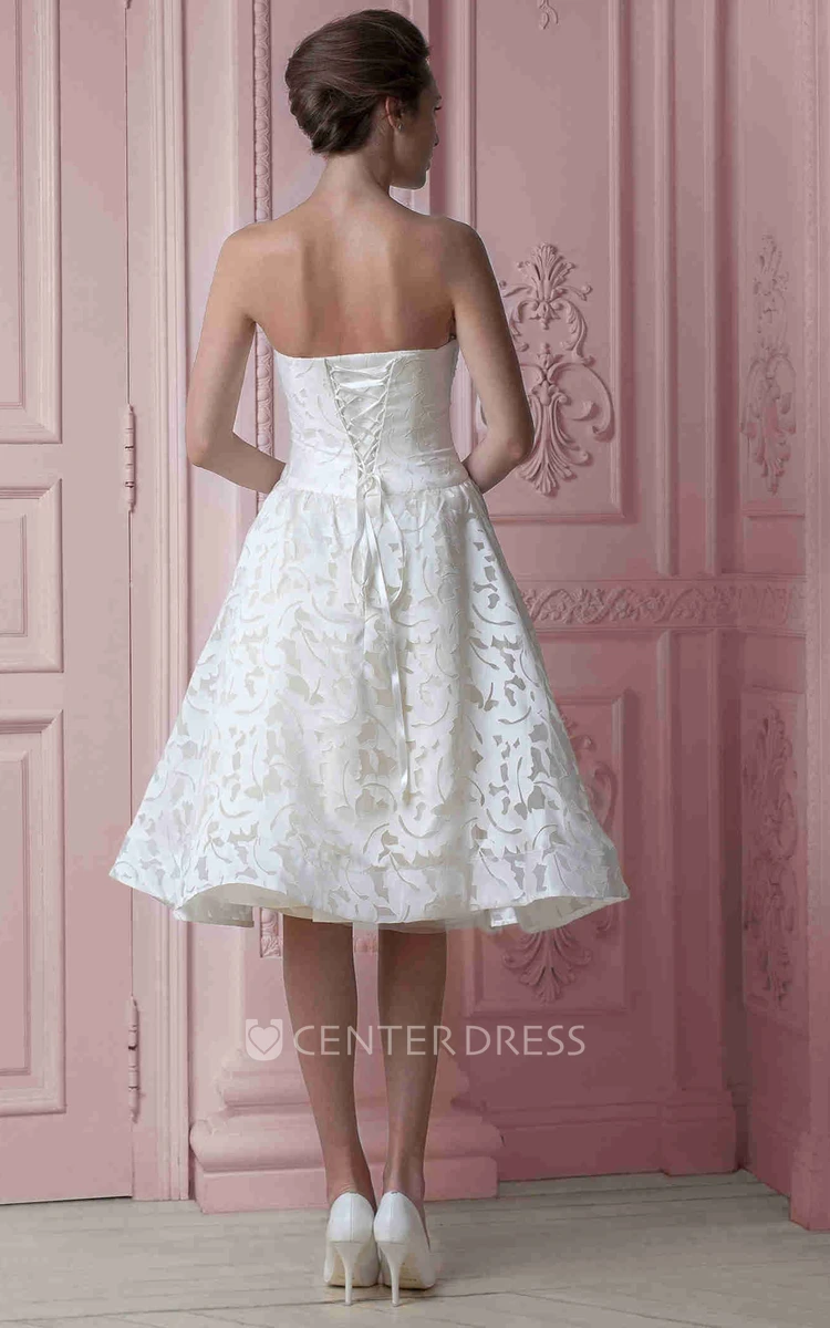 Sweetheart Knee-Length Floral Satin Wedding Dress With Ribbon And Corset Back