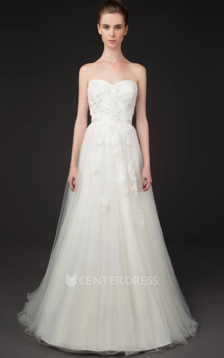 Sleeveless Floral Sweetheart Tulle Wedding Dress With Court Train